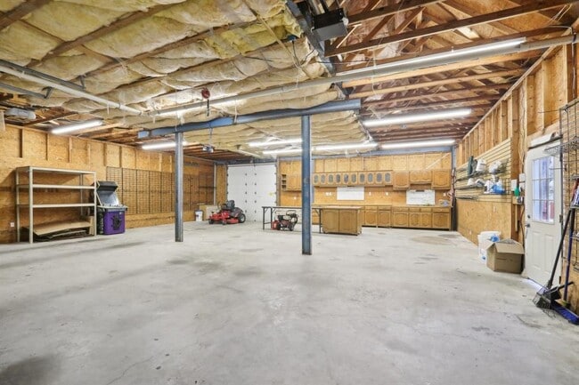 Building Photo - 294 Logan Ranch Rd