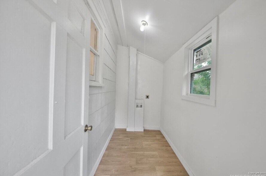 Building Photo - 127 Burke Ave