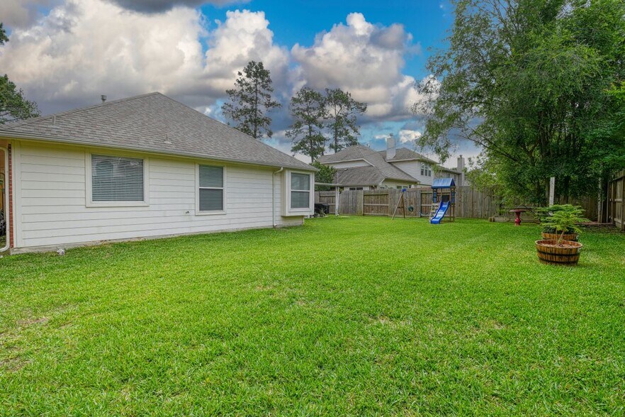 Building Photo - 25923 Marshbrook Ln