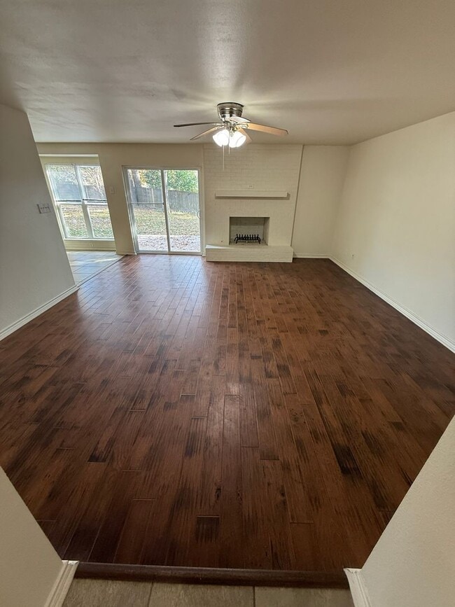 Building Photo - 3417 Timberlane Dr