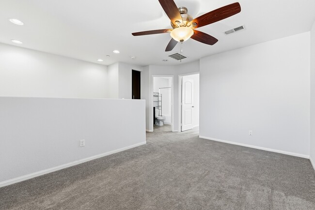 Building Photo - 1460 Mockingbird Ct