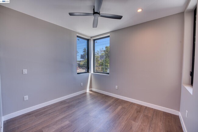 Building Photo - 4202 Telegraph Ave
