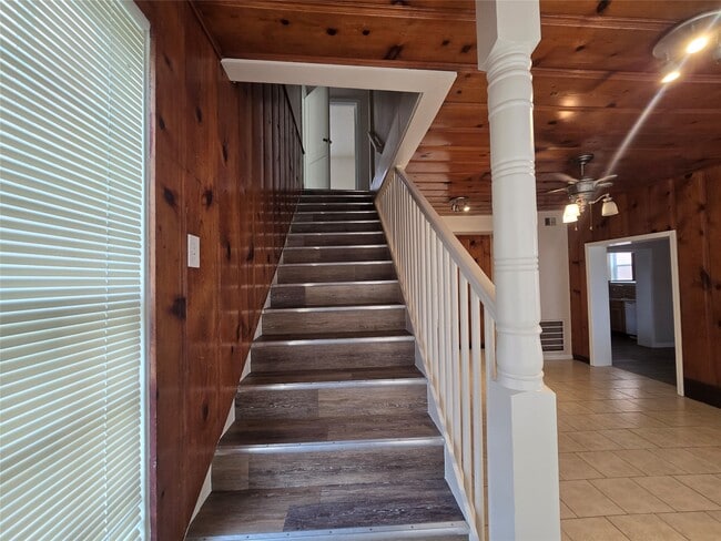 Building Photo - 5712 Maco St