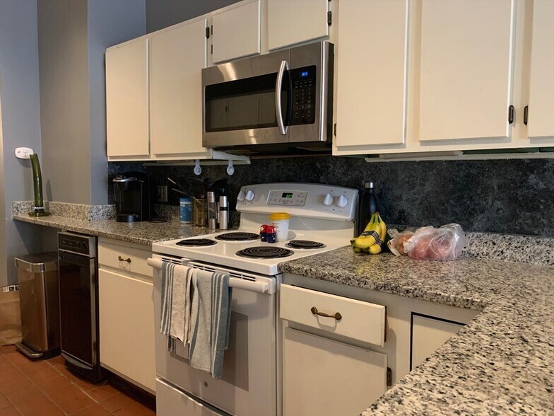 Building Photo - 590 Columbus Ave