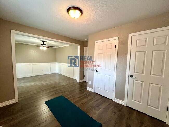Building Photo - 4316 Ridgeglen Rd
