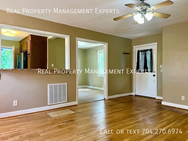 Building Photo - 1105 Balthis Dr