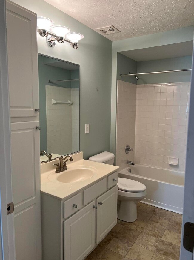 Building Photo - 2271 Edenderry Dr