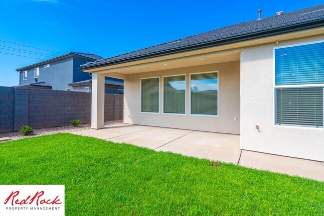 Building Photo - Beautiful 4-Bedroom 2.5 Bath with a 3 Car ...