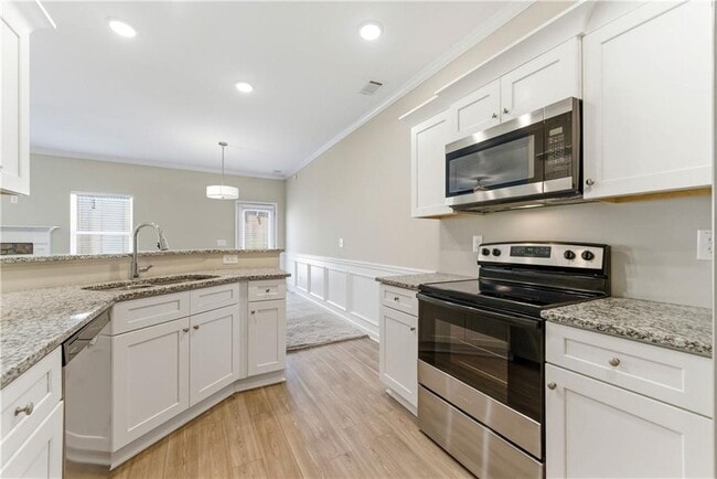 Building Photo - 231 Eva Wy