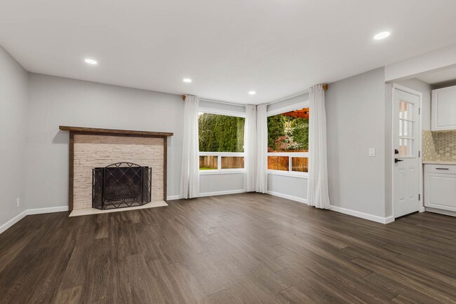 Building Photo - 923 N 100th St