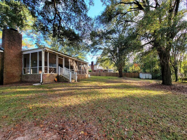 Building Photo - 4 bedroom house for rent in NE Tallahassee for $3250 with a 2 car garage, wood floors