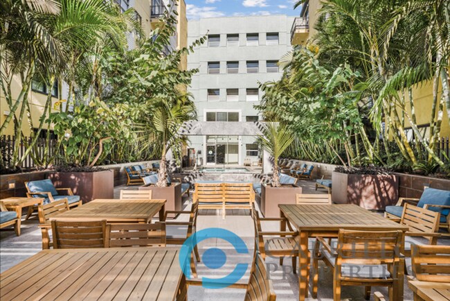 Building Photo - 889 Date St