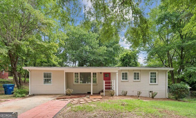 Building Photo - 16 Bromack Dr SE