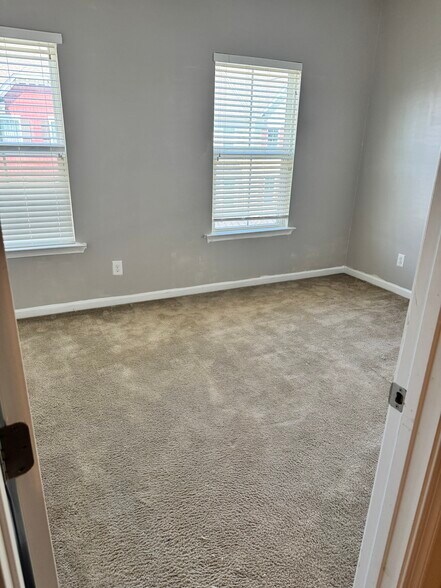 Building Photo - 4369 Pickney Ln