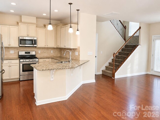 Building Photo - 107 Dellbrook St
