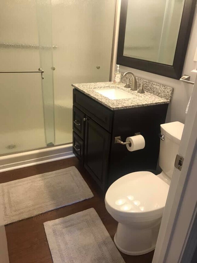 2nd full bath - 22 Williamsburg Cir