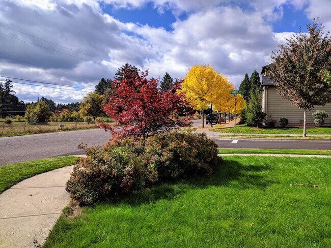 Building Photo - Stunning Home In Hillsboro 3 bedrooms, 2.5 Baths 2,608 Sq. Ft.