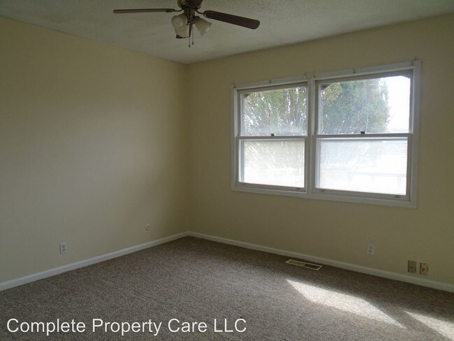 Building Photo - 2804-2806 N Kaster Ct