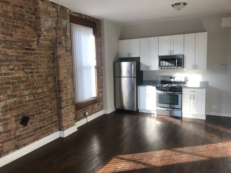 Primary Photo - 1447 W 17th St