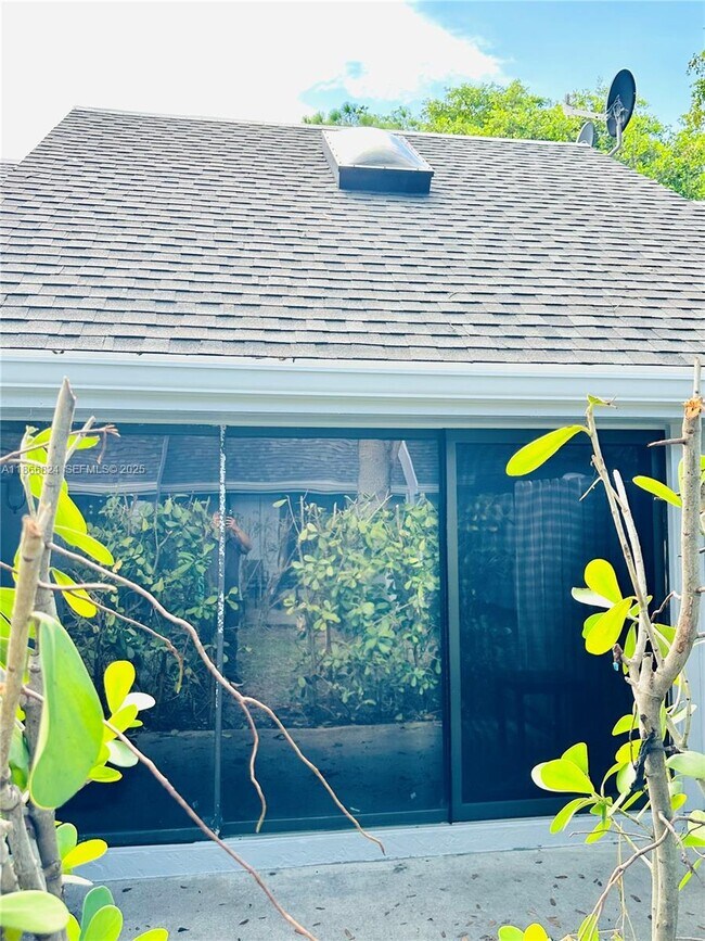 Building Photo - 33 Deer Creek Rd