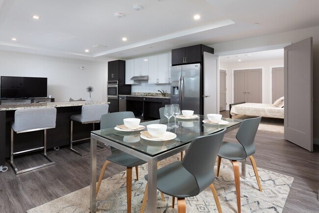 Building Photo - 40 Collins Ave