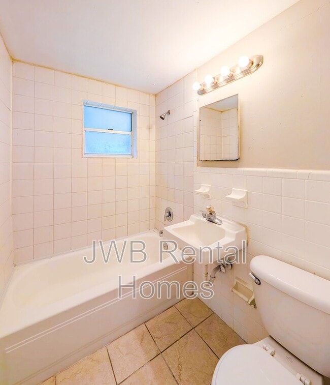 Building Photo - 5742 Newberg Ln
