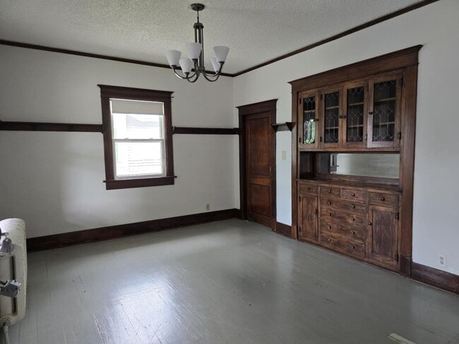 Building Photo - 555 CY Ave
