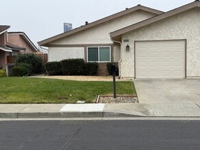 Building Photo - Beautiful Westside Duplex