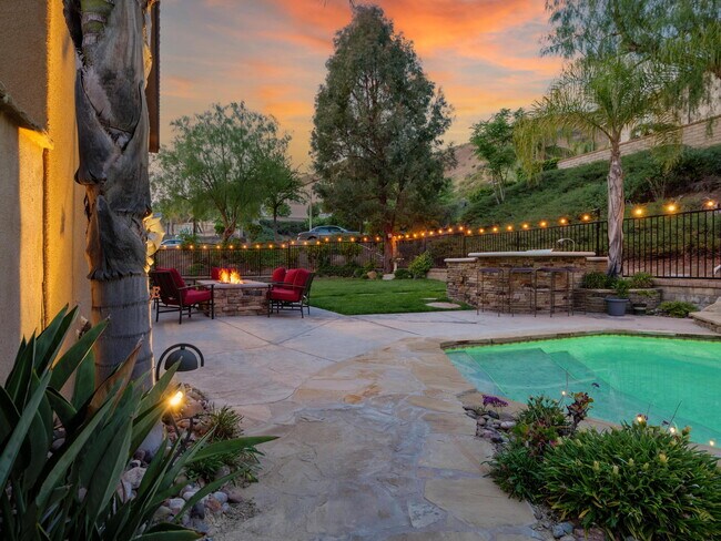 Building Photo - 29158 Black Pine Way