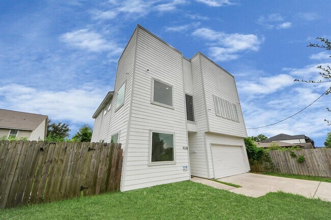 Building Photo - 4228 Bellfort Ave