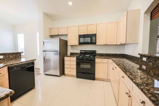 Building Photo - Shadowbrook Springs