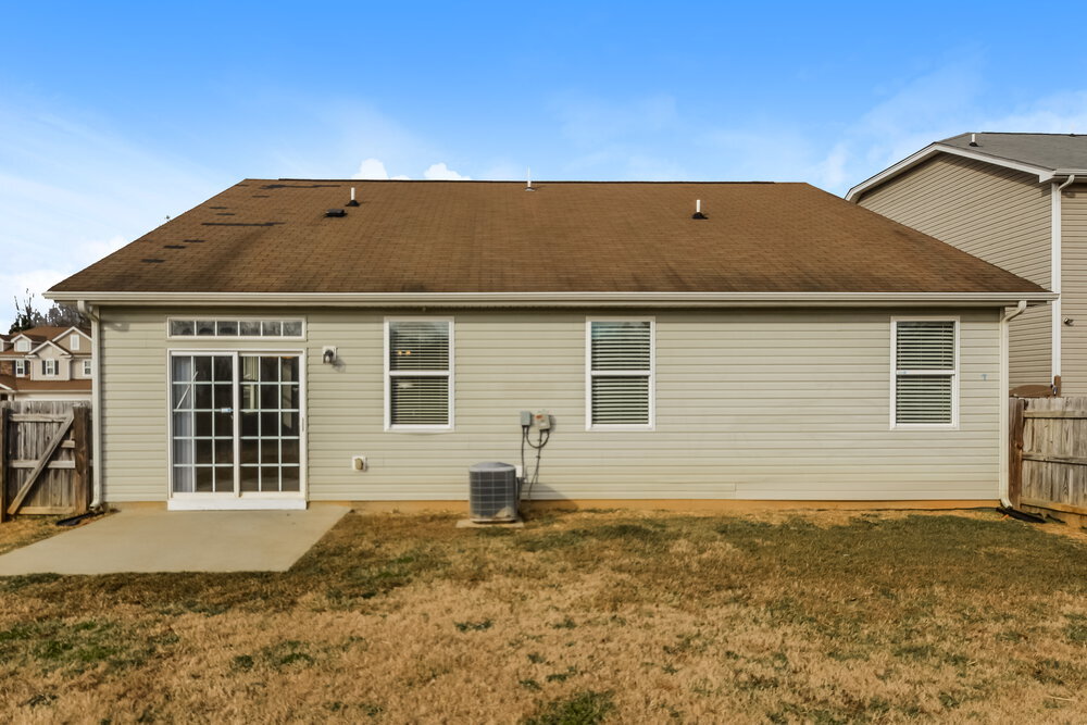 Building Photo - 233 Norwich Dr