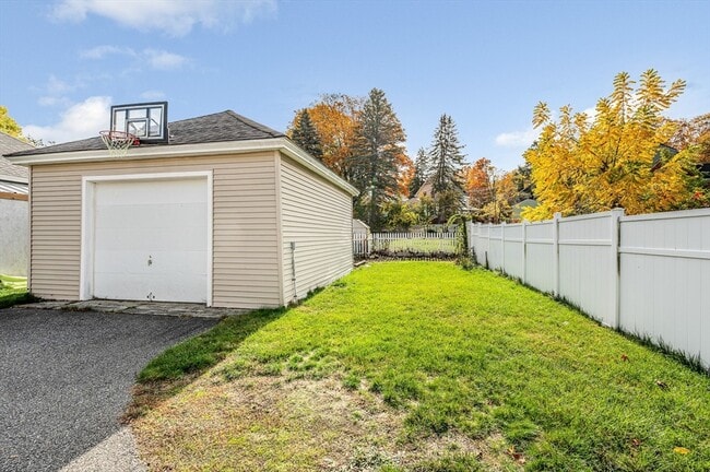 Building Photo - 146 S Pleasant St