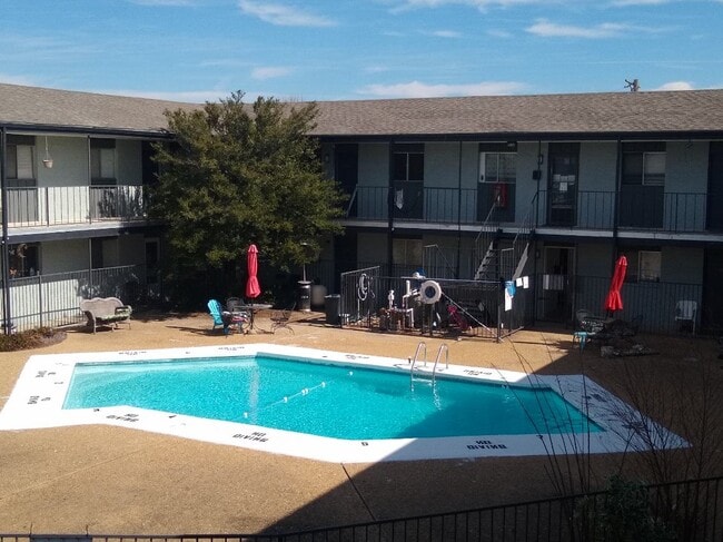 Building Photo - Gardens at Greenville - ALL BILLS PAID