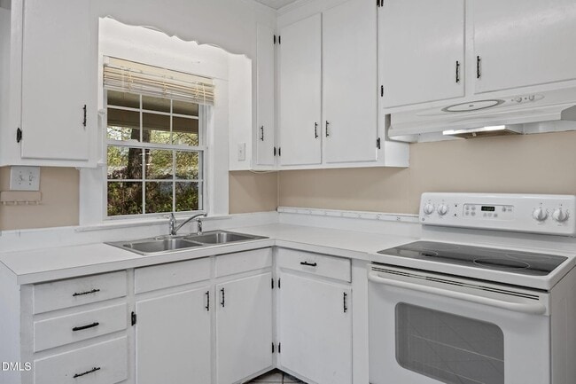 Building Photo - 302 W Main St