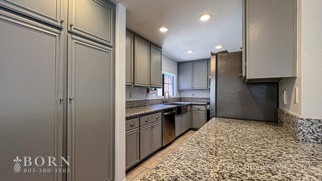 Building Photo - 4007 Santa Tomas Pl