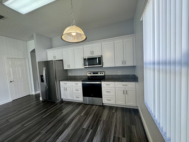 Building Photo - 11056 Dawnview Ln