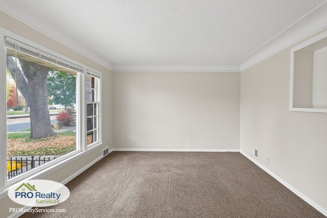 Building Photo - 3 Bedroom Home in Shakopee