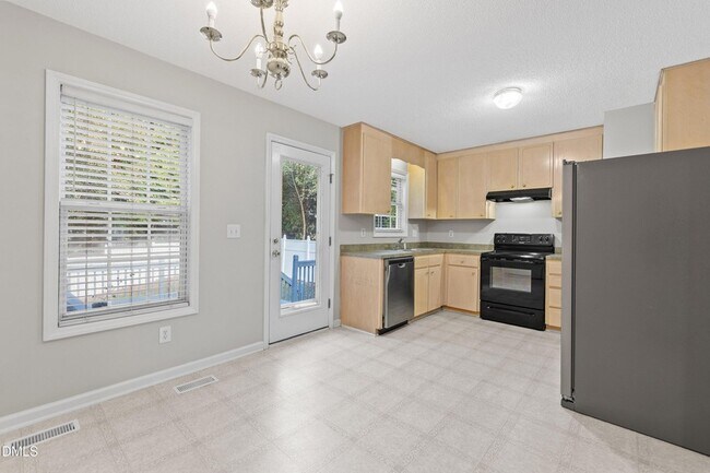 Building Photo - 1224 Grovewood Dr