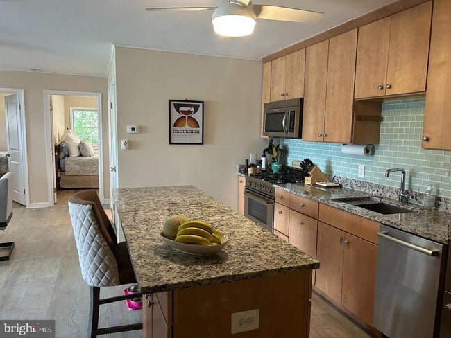 Building Photo - 2660 Greenbriar Ln