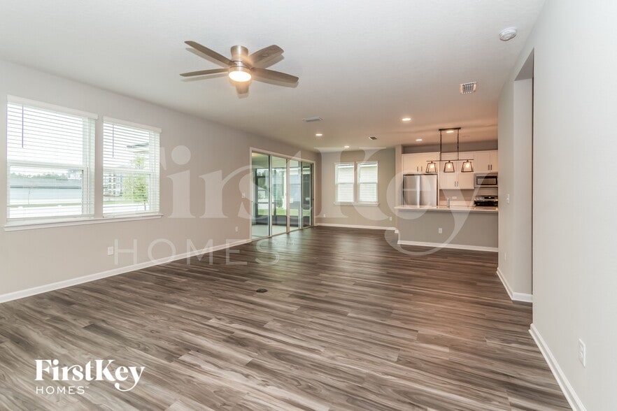 Building Photo - 2081 Amberly Dr