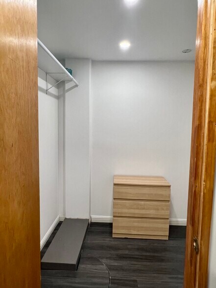 Building Photo - 12 Coach Rd