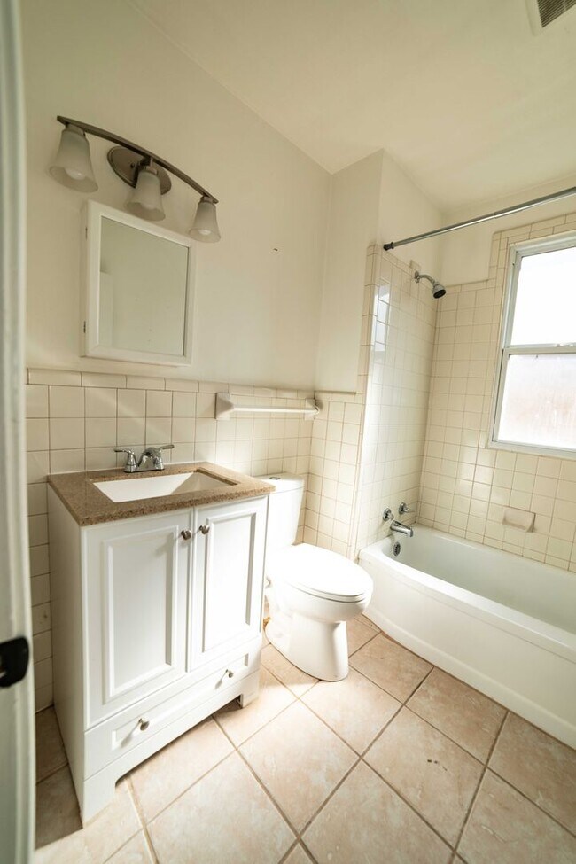 Building Photo - 3Bed/2Bath home in Whitebridge