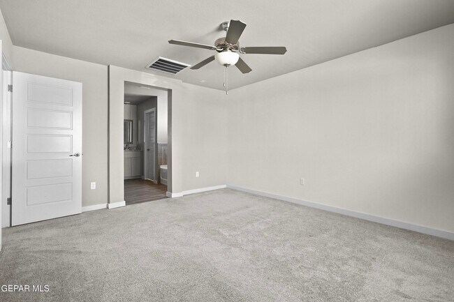 Building Photo - 13900 Villa Vista Ave