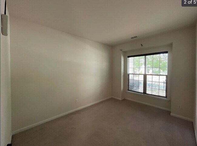 Building Photo - 11142 Cypress View Dr