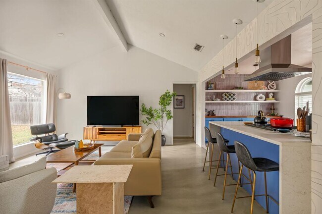 Building Photo - 9300 Meadow Vale