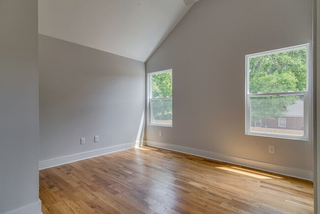 Building Photo - East Nashville Townhome Available Now!
