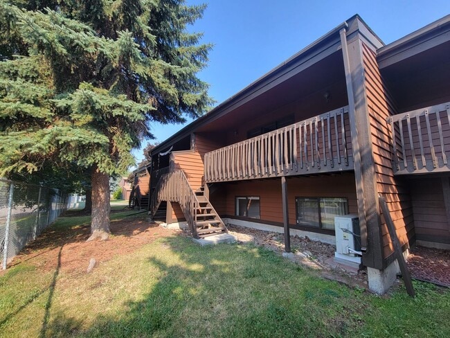 Building Photo - Hawthorne Home