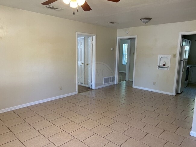Building Photo - 1608 Duncan Ave