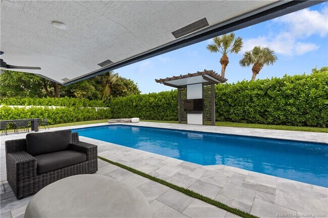 Building Photo - 5143 Deerhurst Crescent Cir